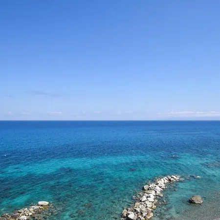 Apartment 3 Bedroom Stunning In Montepaone